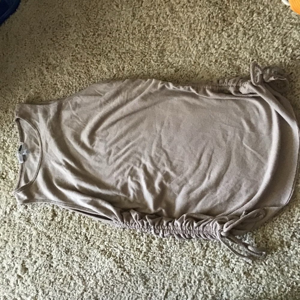 Sleeveless Ruched Tops - Picture 4 of 5